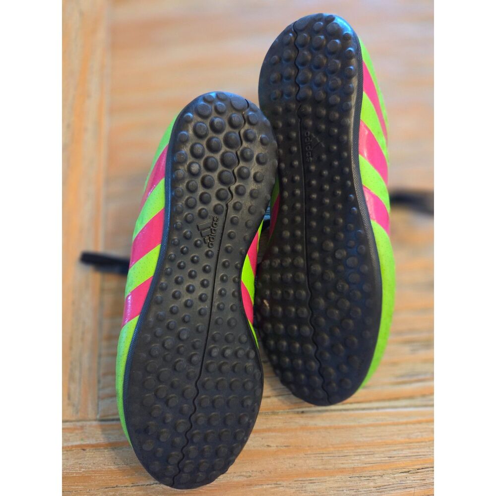 Adidas ACE TF Soccer Shoes, AF5260, Size 4 US male  See pictures for 1 worn spot - Picture 6 of 7